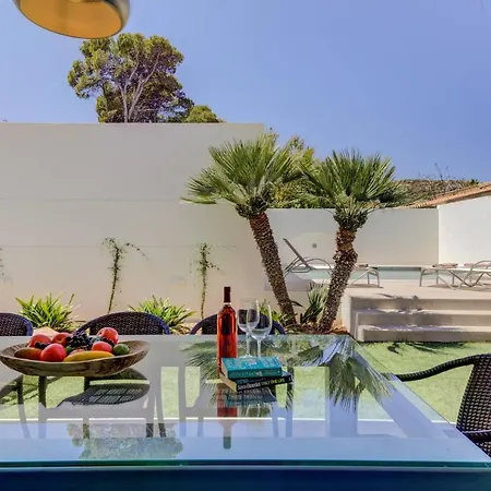 Silver By Sealand 波连萨港