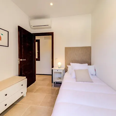 Silver By Sealand 波连萨港